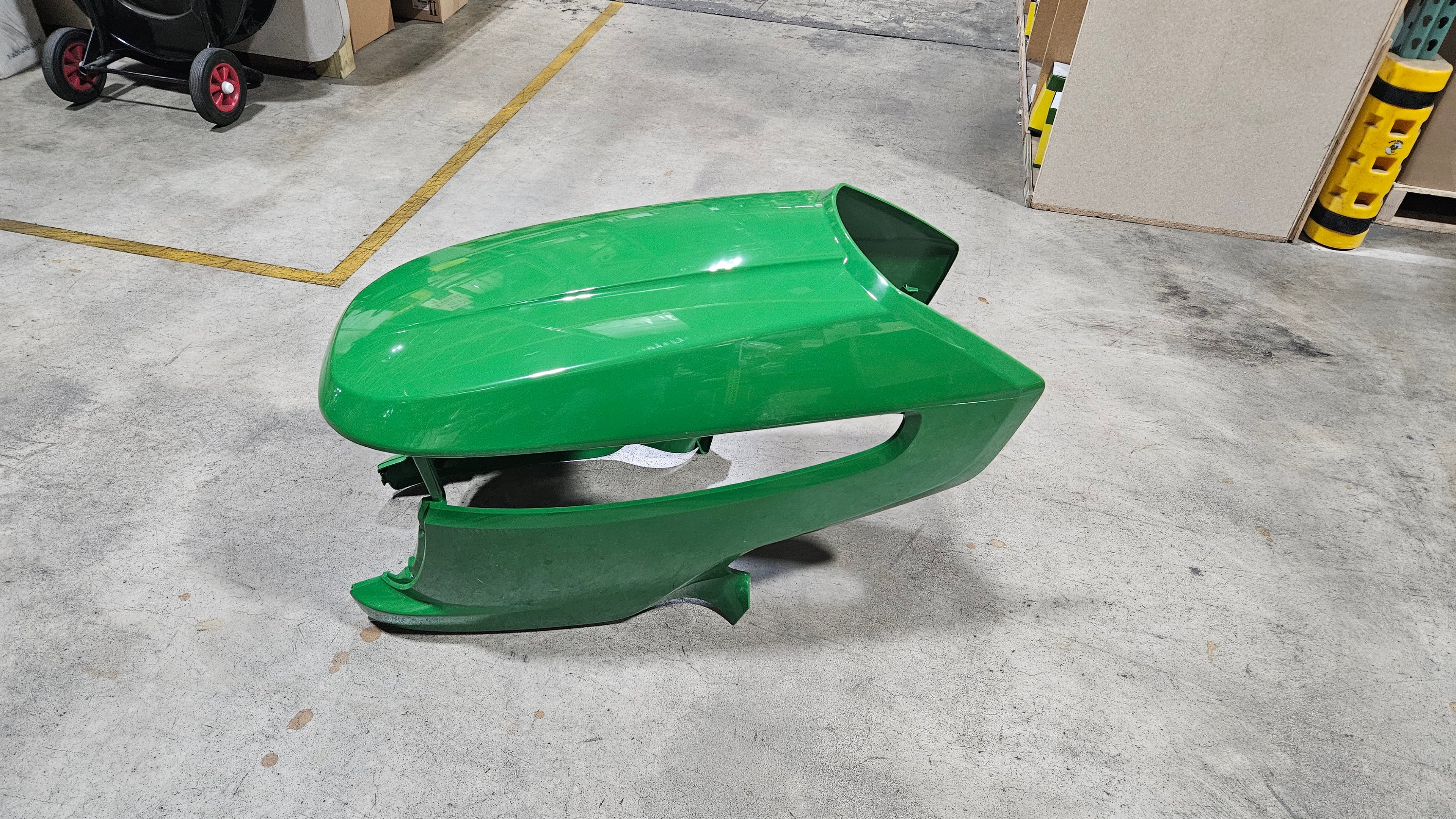 USED John Deere Hood - M152313 - UEP167