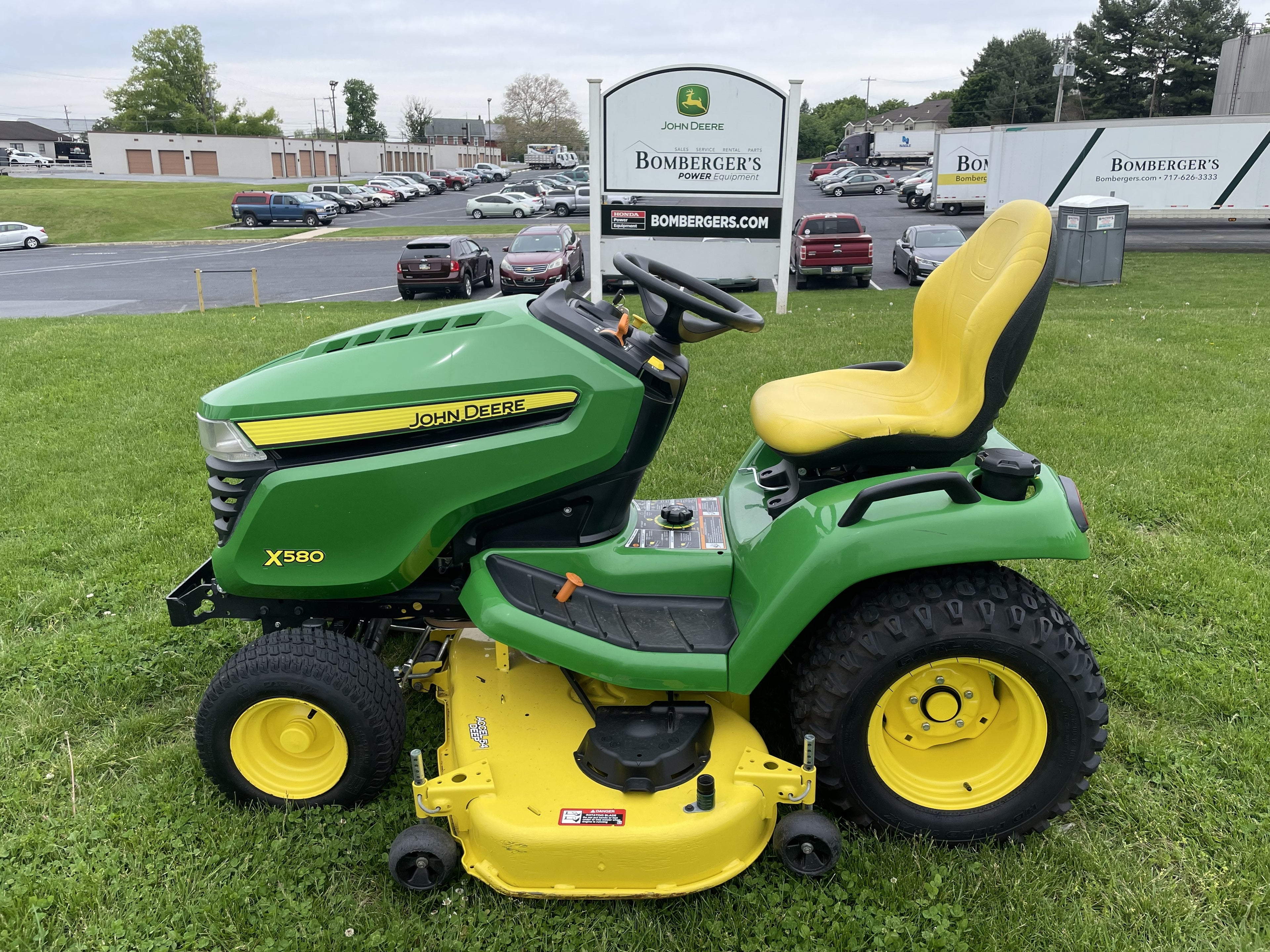 John Deere X580 Garden Tractor