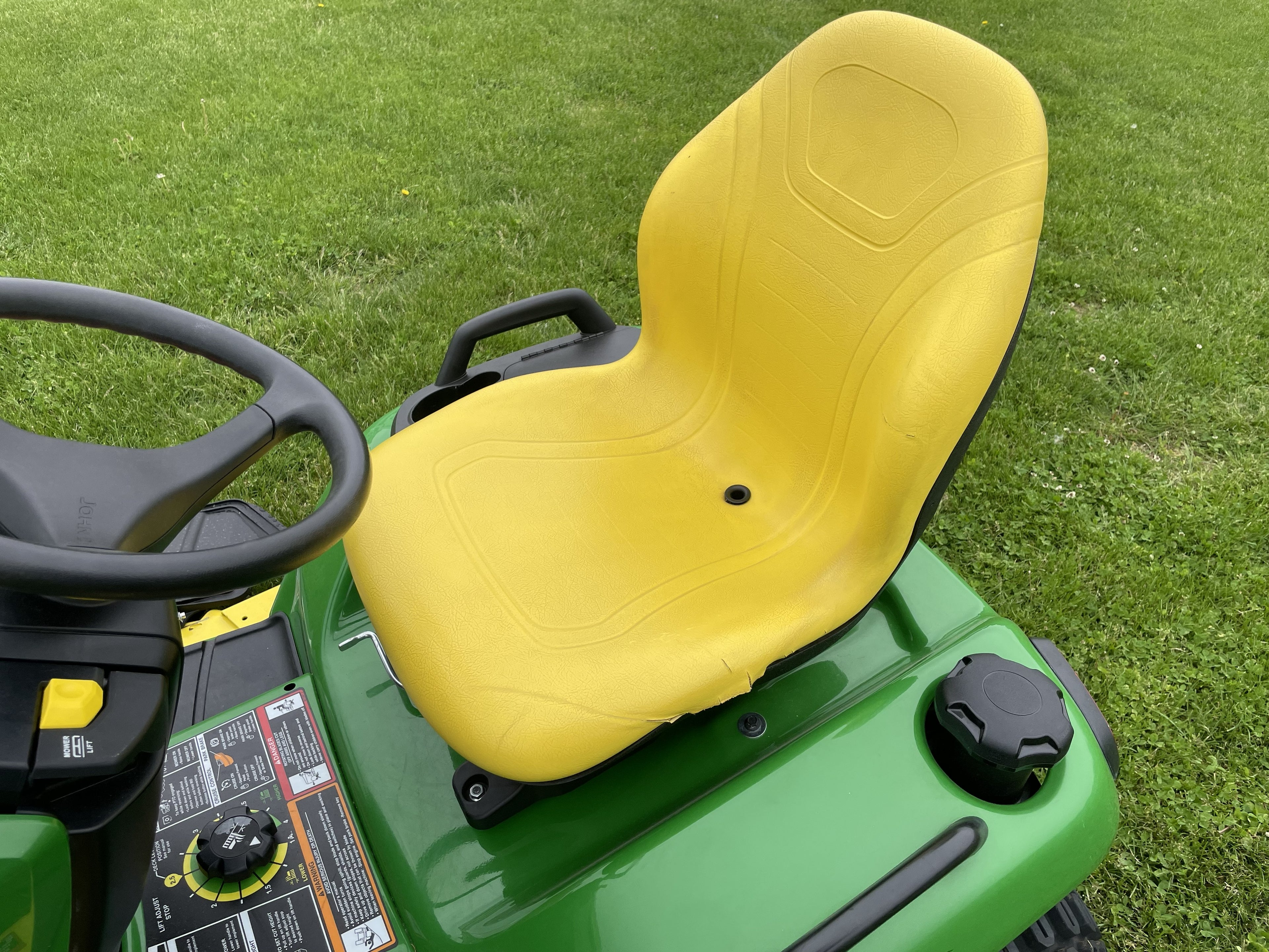 John Deere X580 Garden Tractor