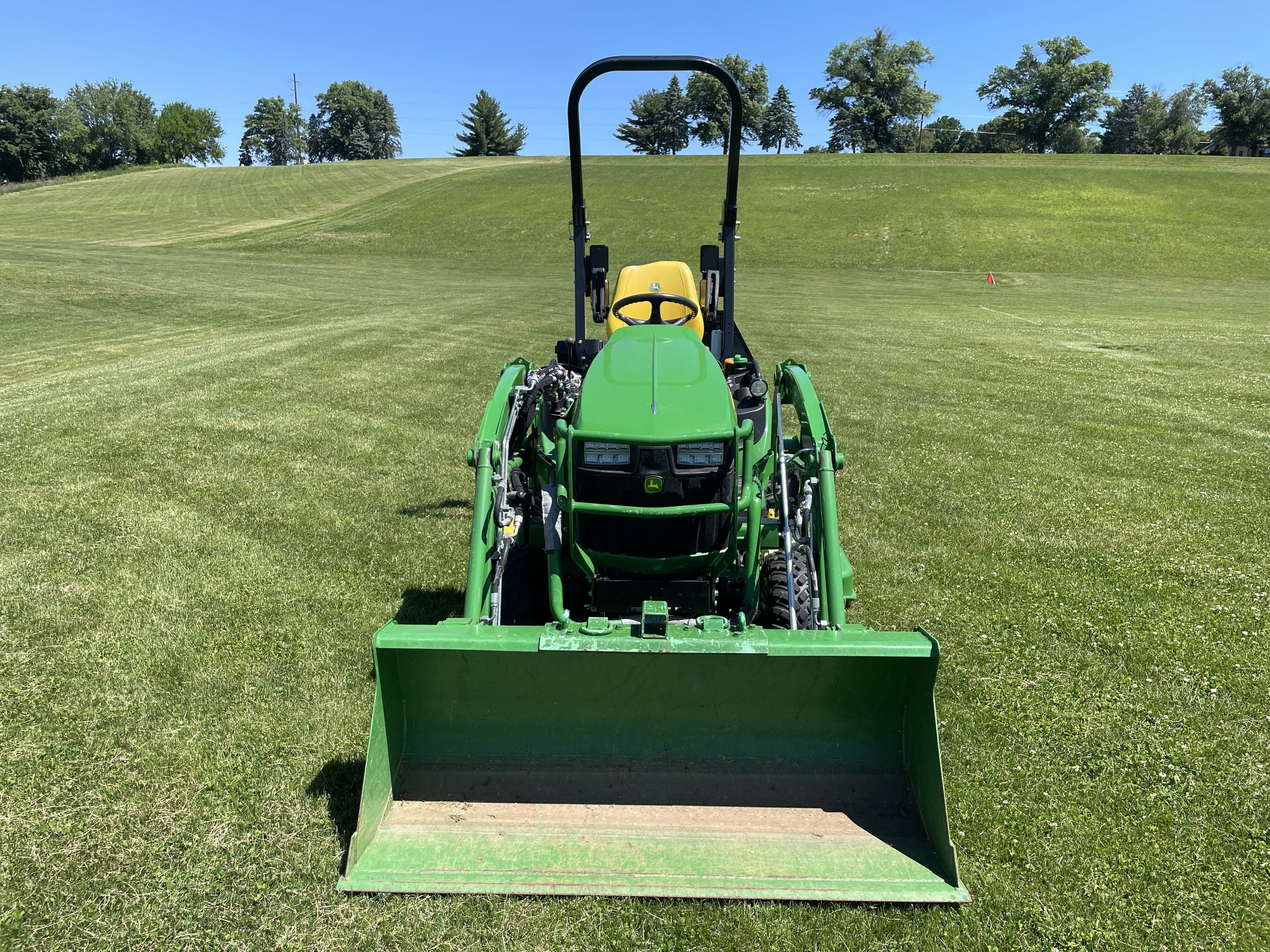John Deere 1025R Compact w/ Mower Deck