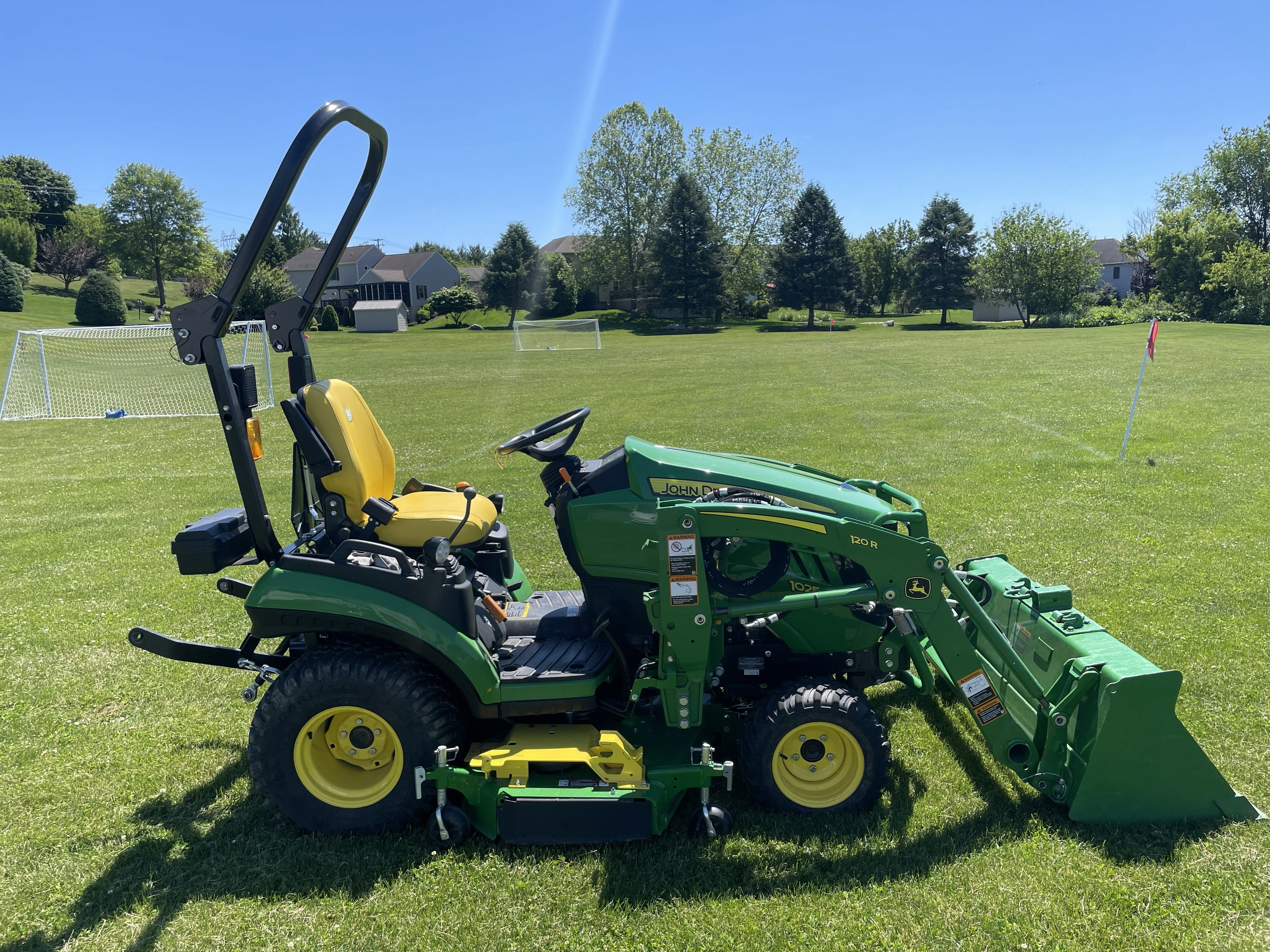 John Deere 1025R Compact w/ Mower Deck