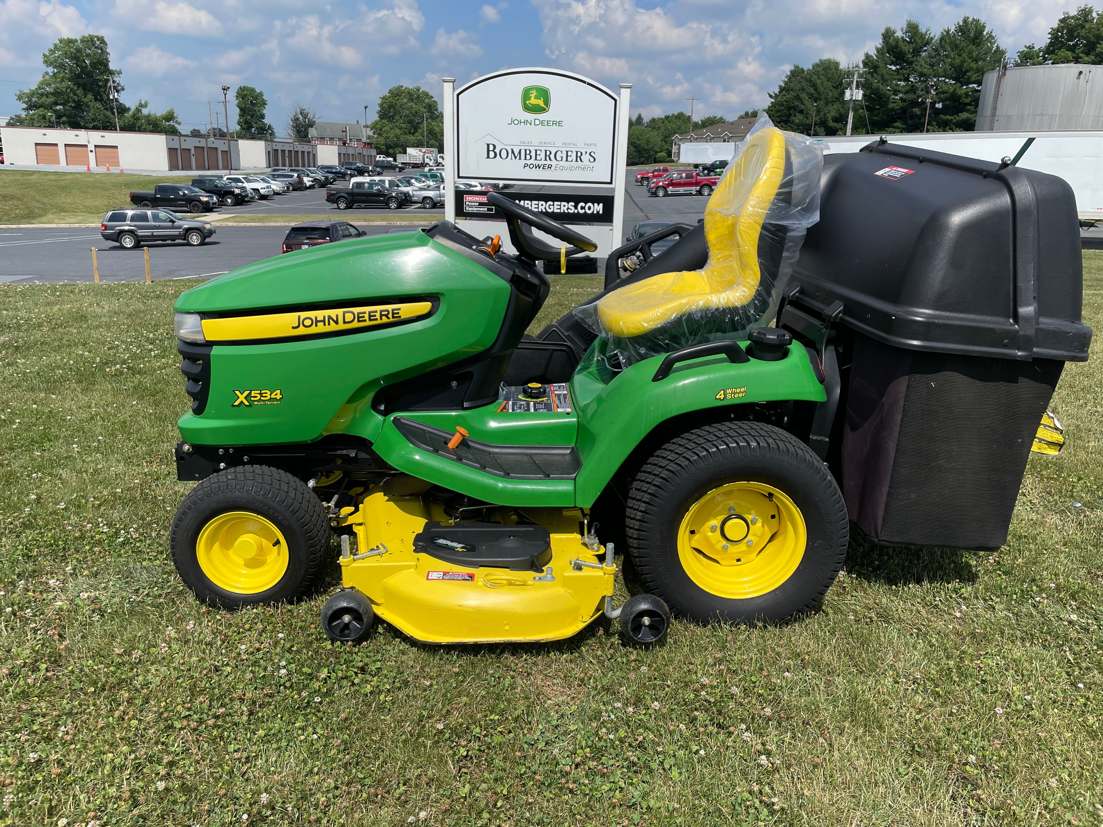 John Deere X534 Garden Tractor w/ Bagger