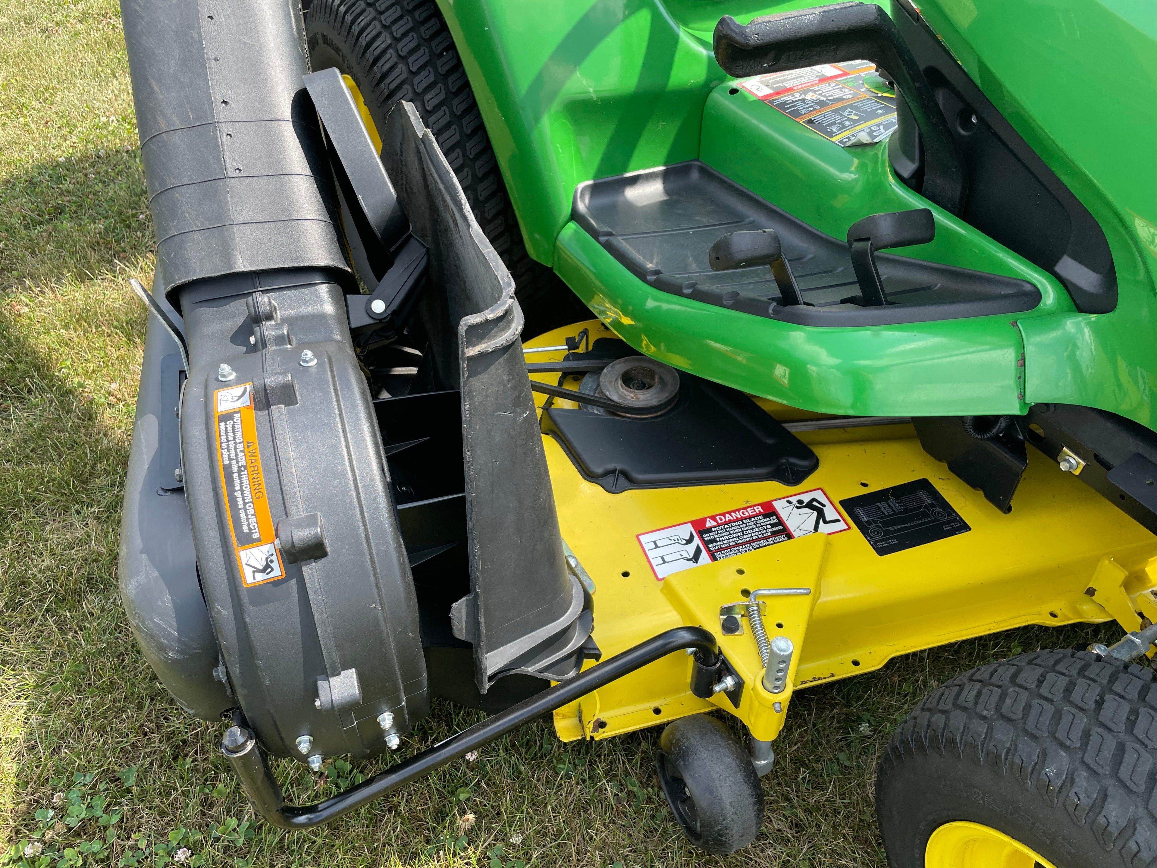 John Deere X534 Garden Tractor w/ Bagger