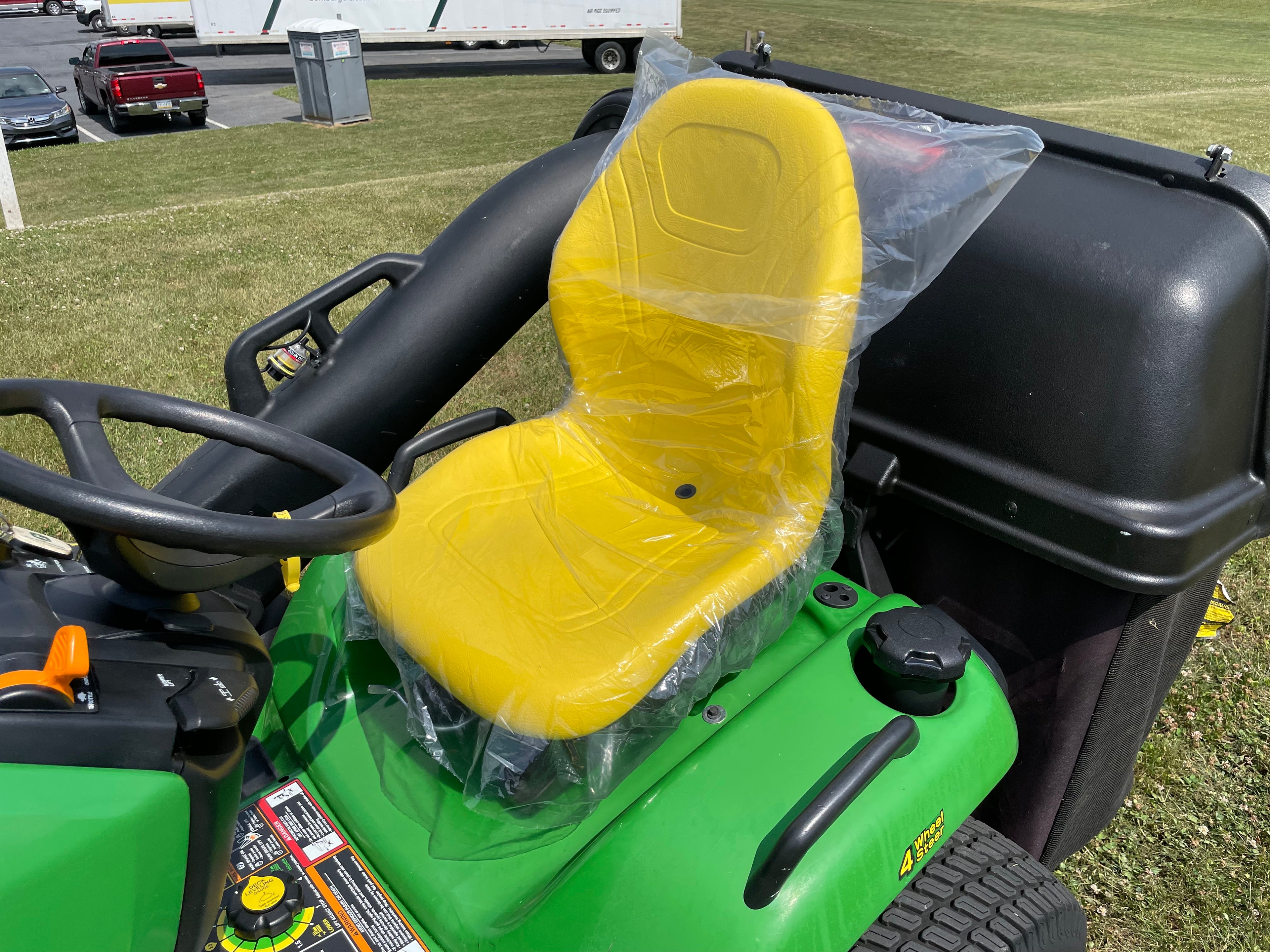 John Deere X534 Garden Tractor w/ Bagger