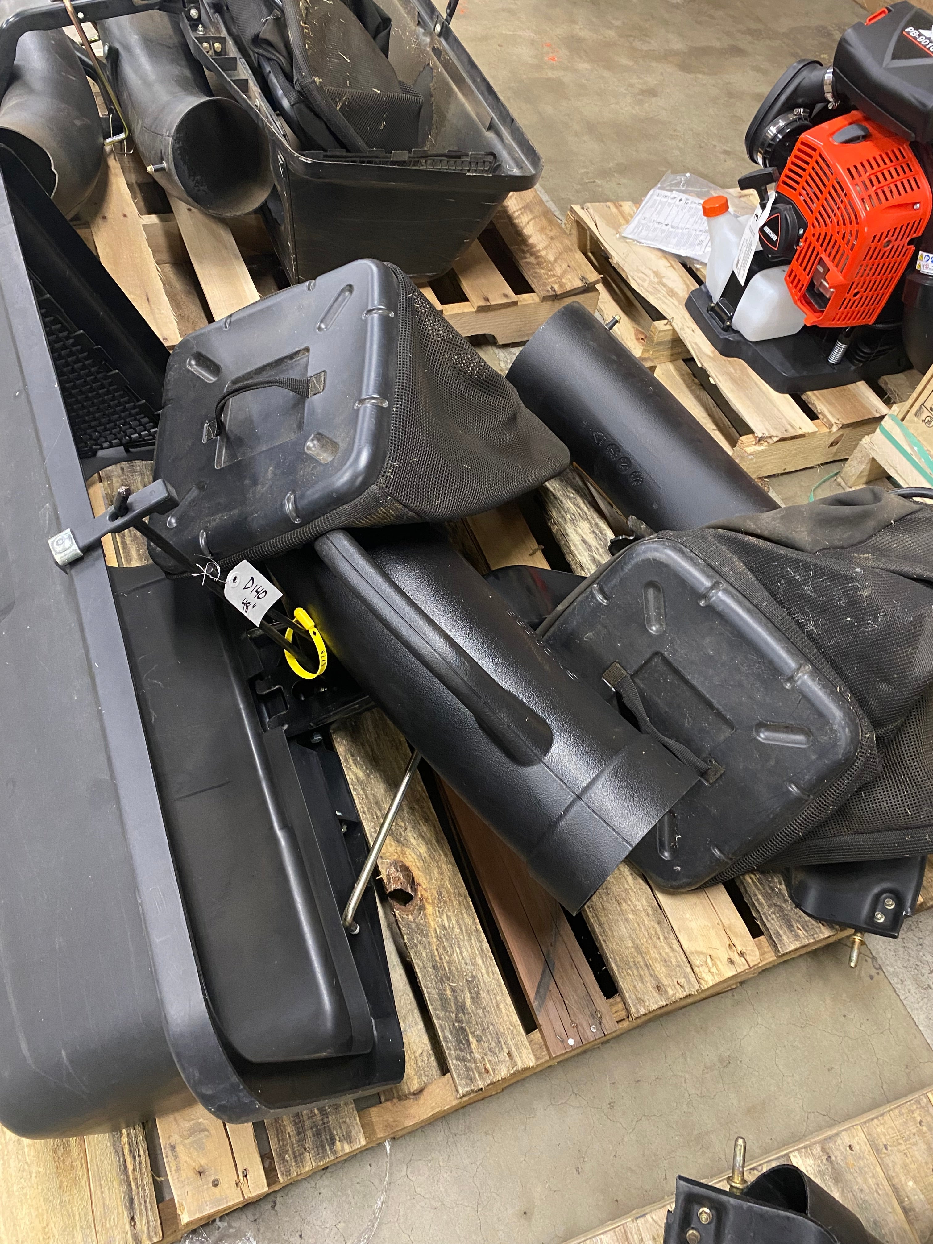 John Deere Bagger (D140-48X)