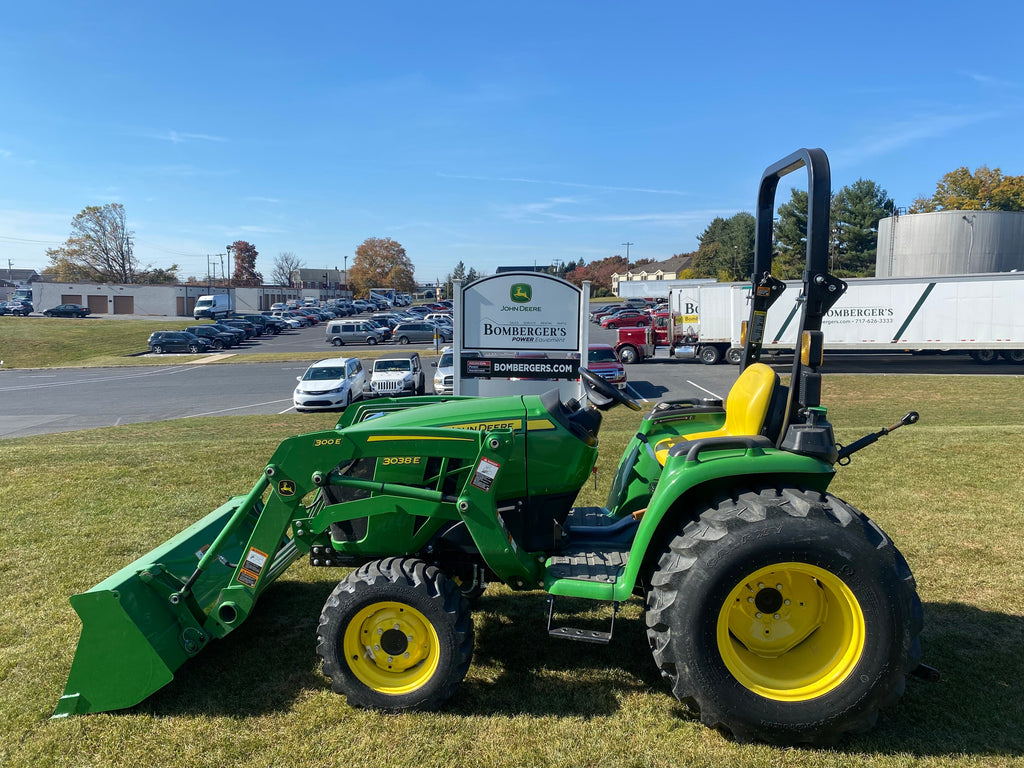 John Deere 3038E Compact w/ Loader