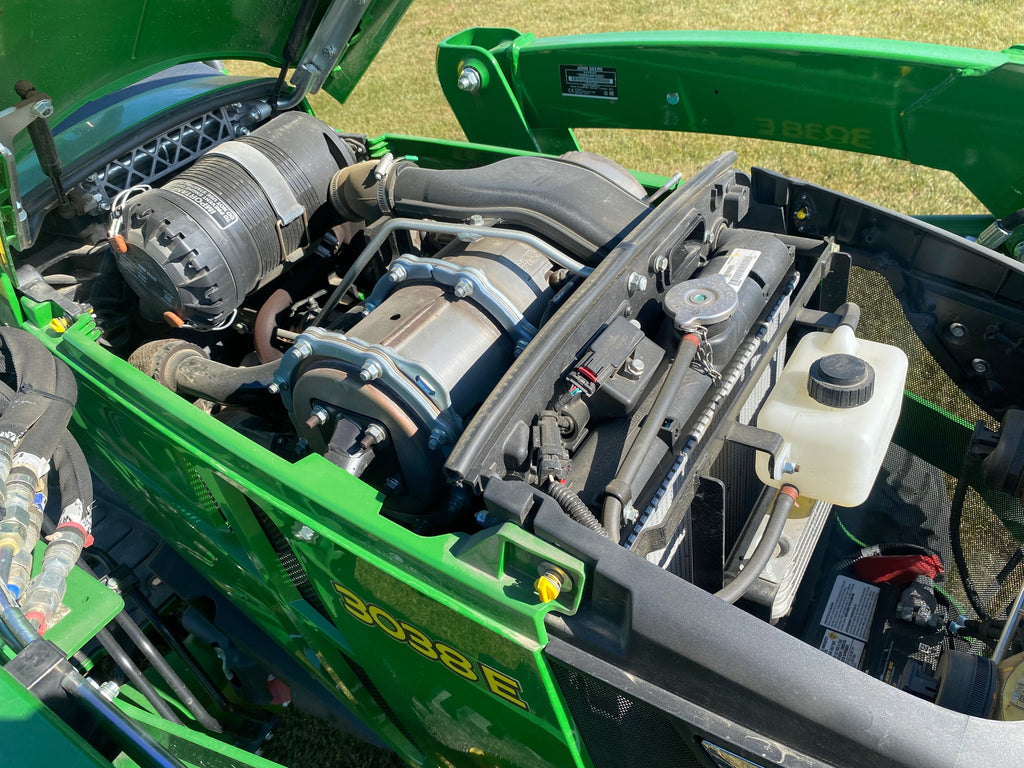 John Deere 3038E Compact w/ Loader