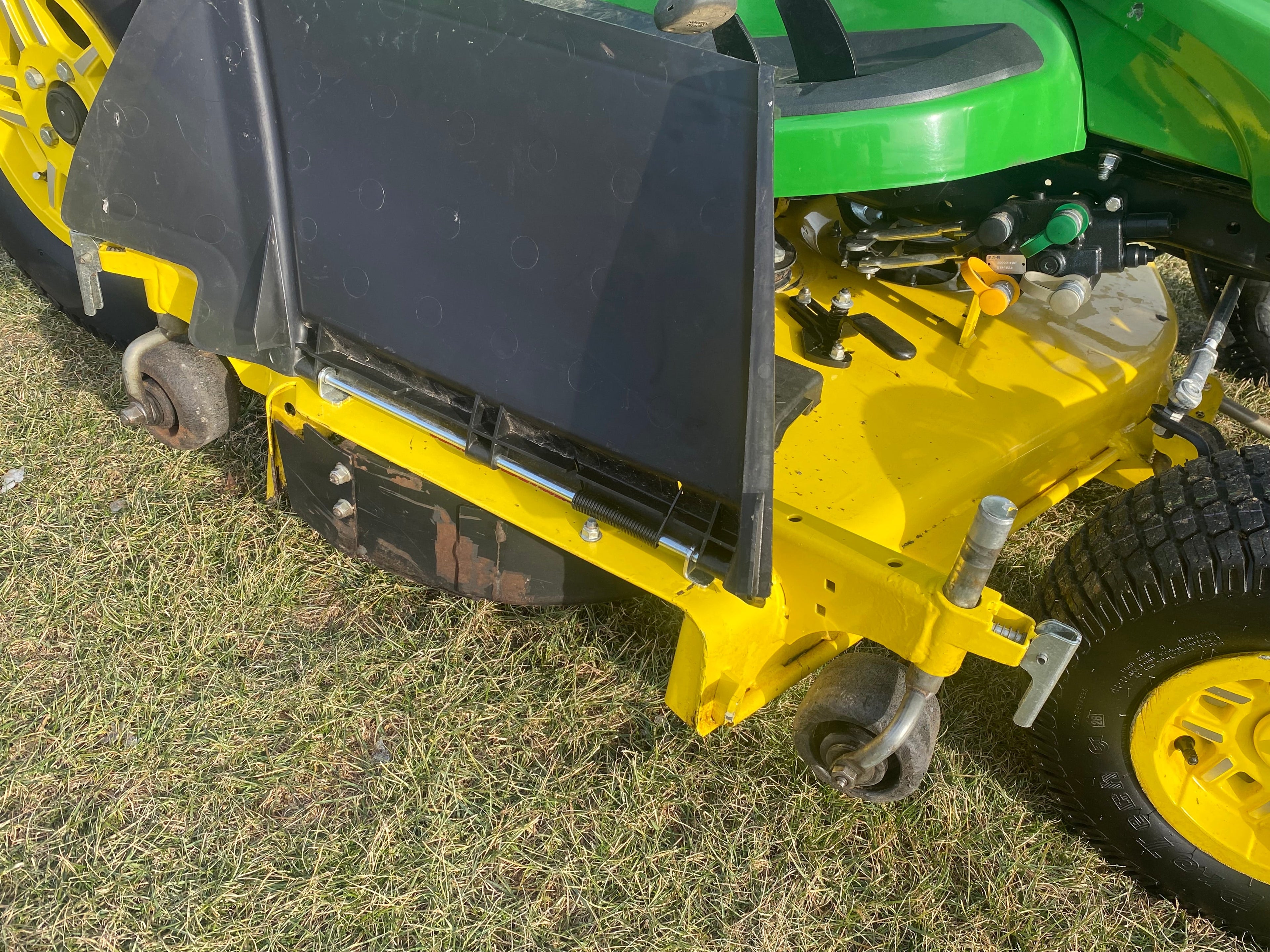 John Deere X754 Garden Tractor
