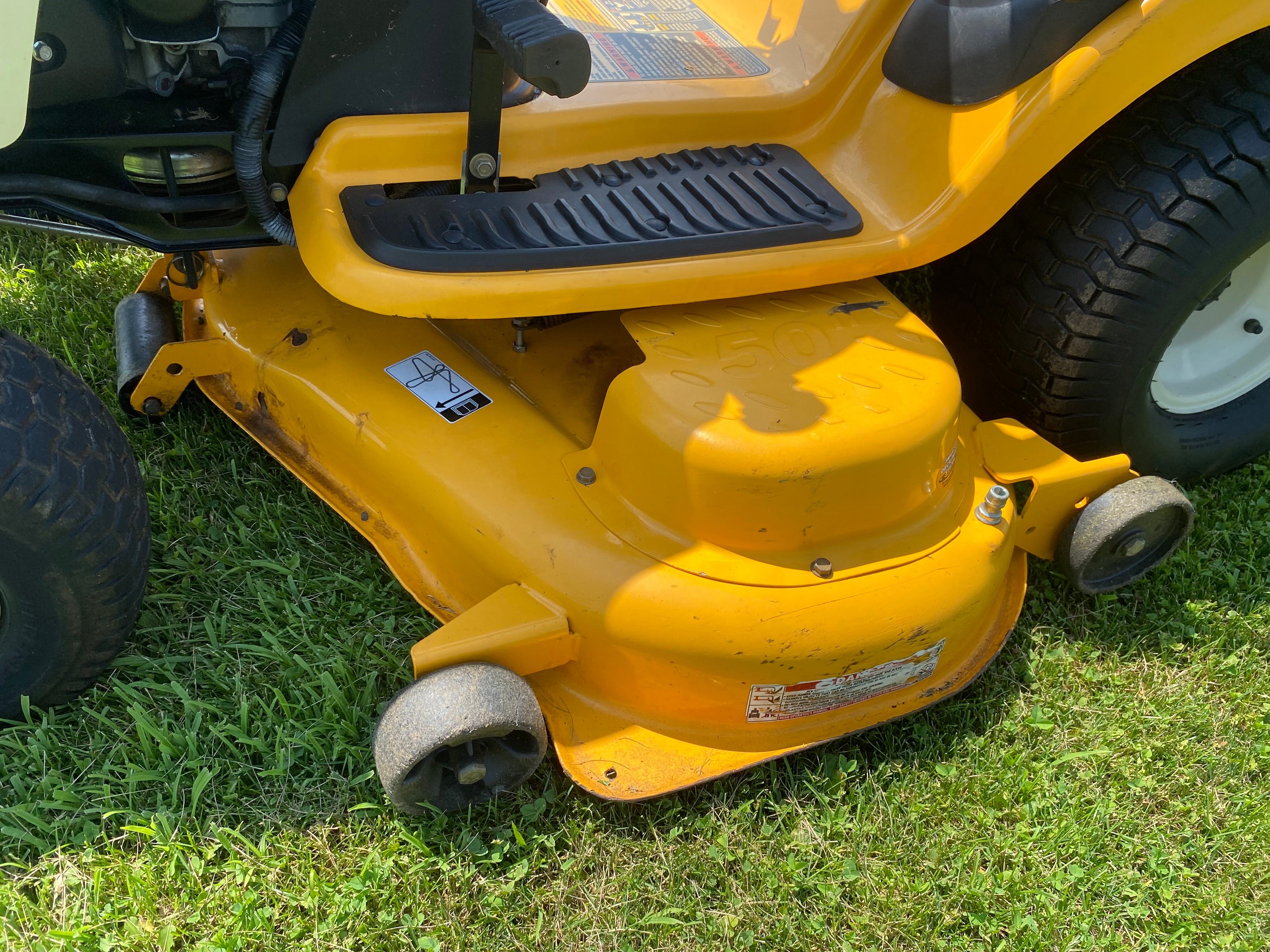 Cub Cadet LTX1050 Lawn Tractor