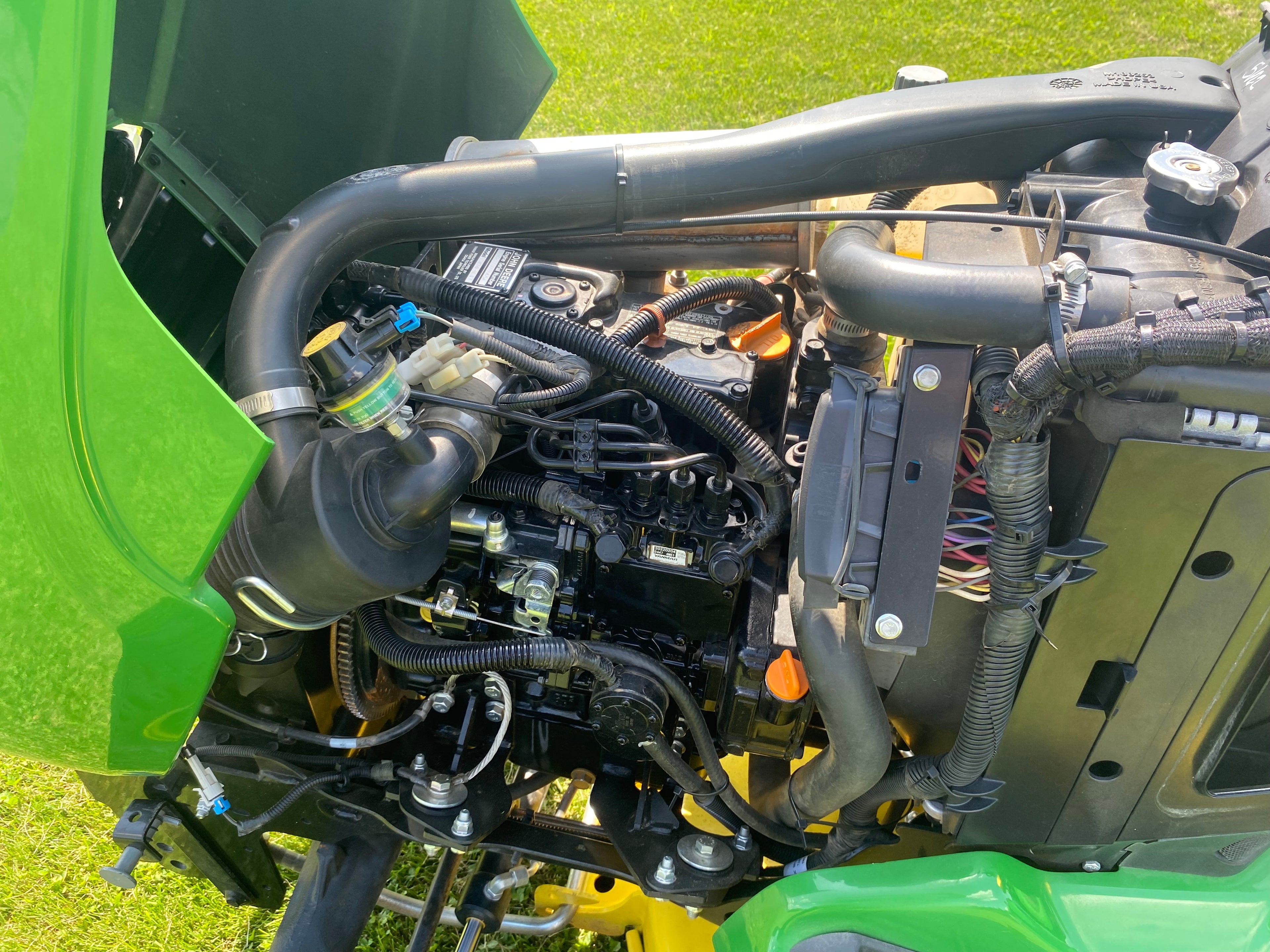 John Deere X758 Garden Tractor