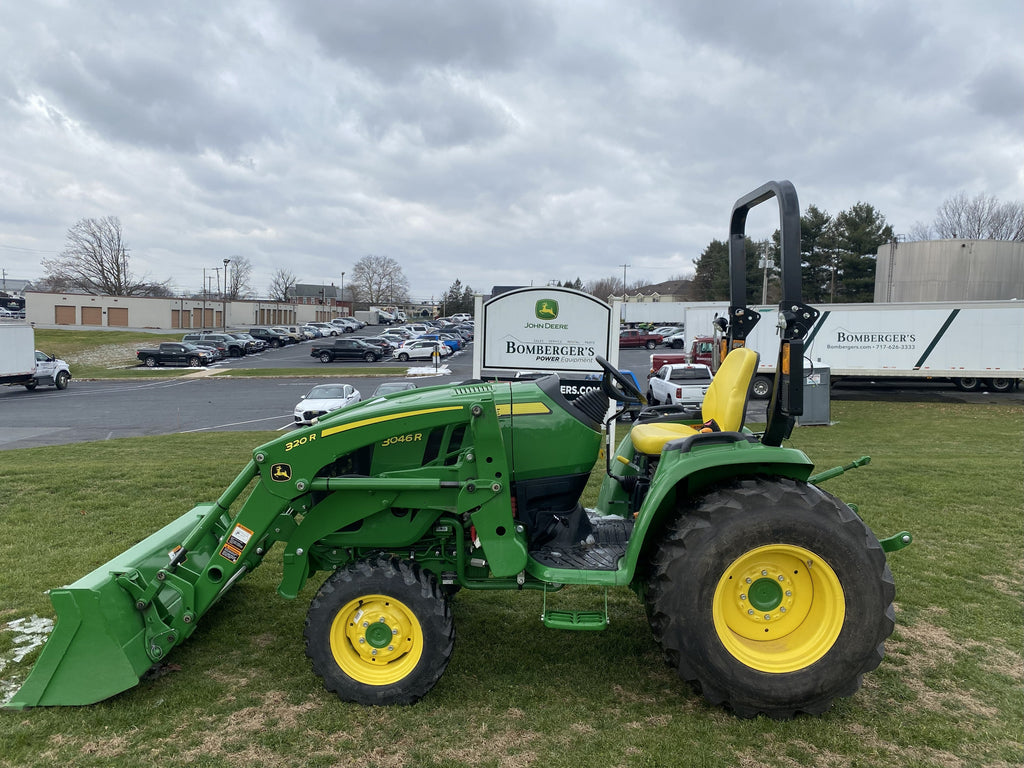 John Deere 3046R Compact