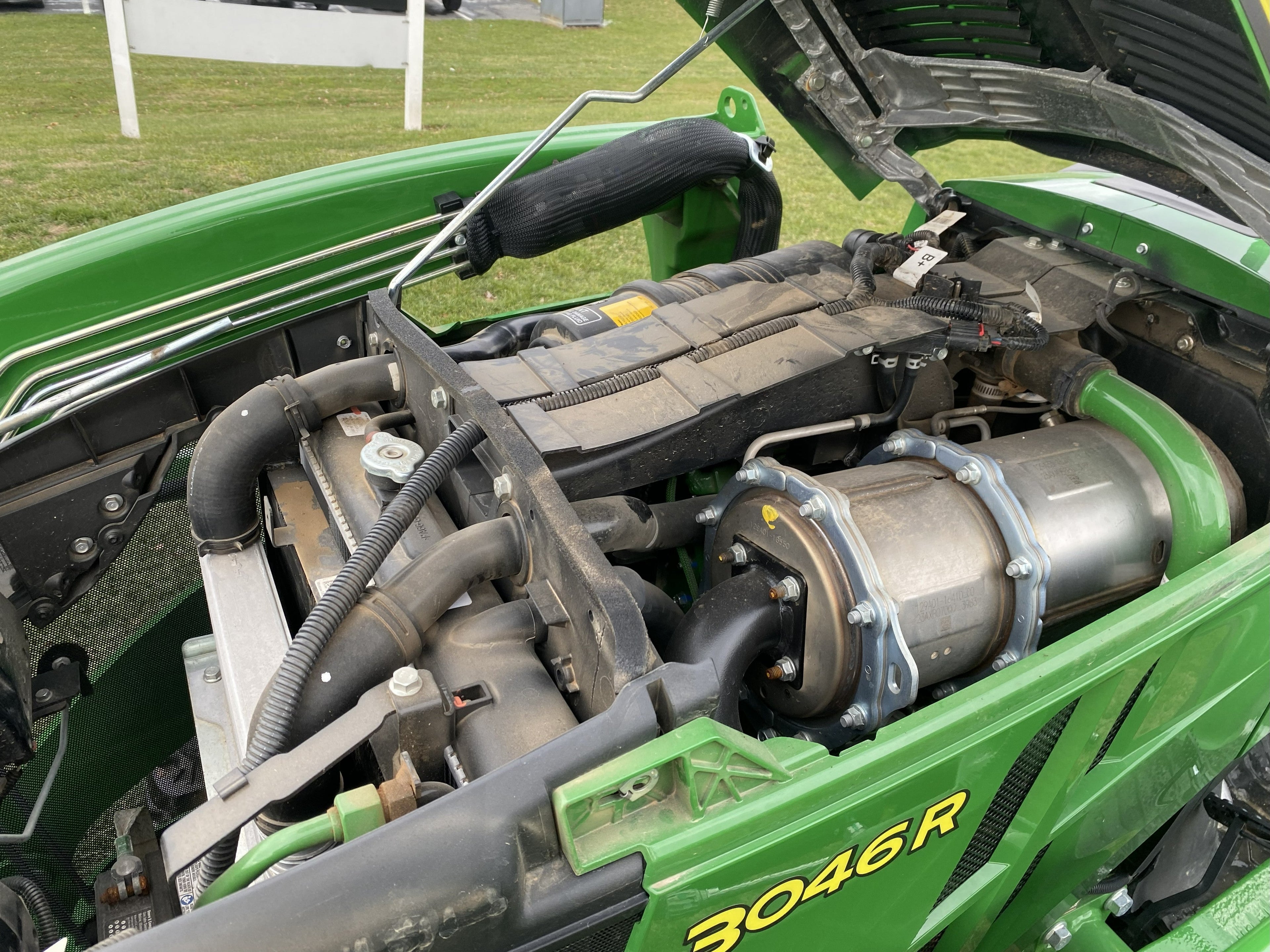 John Deere 3046R Compact