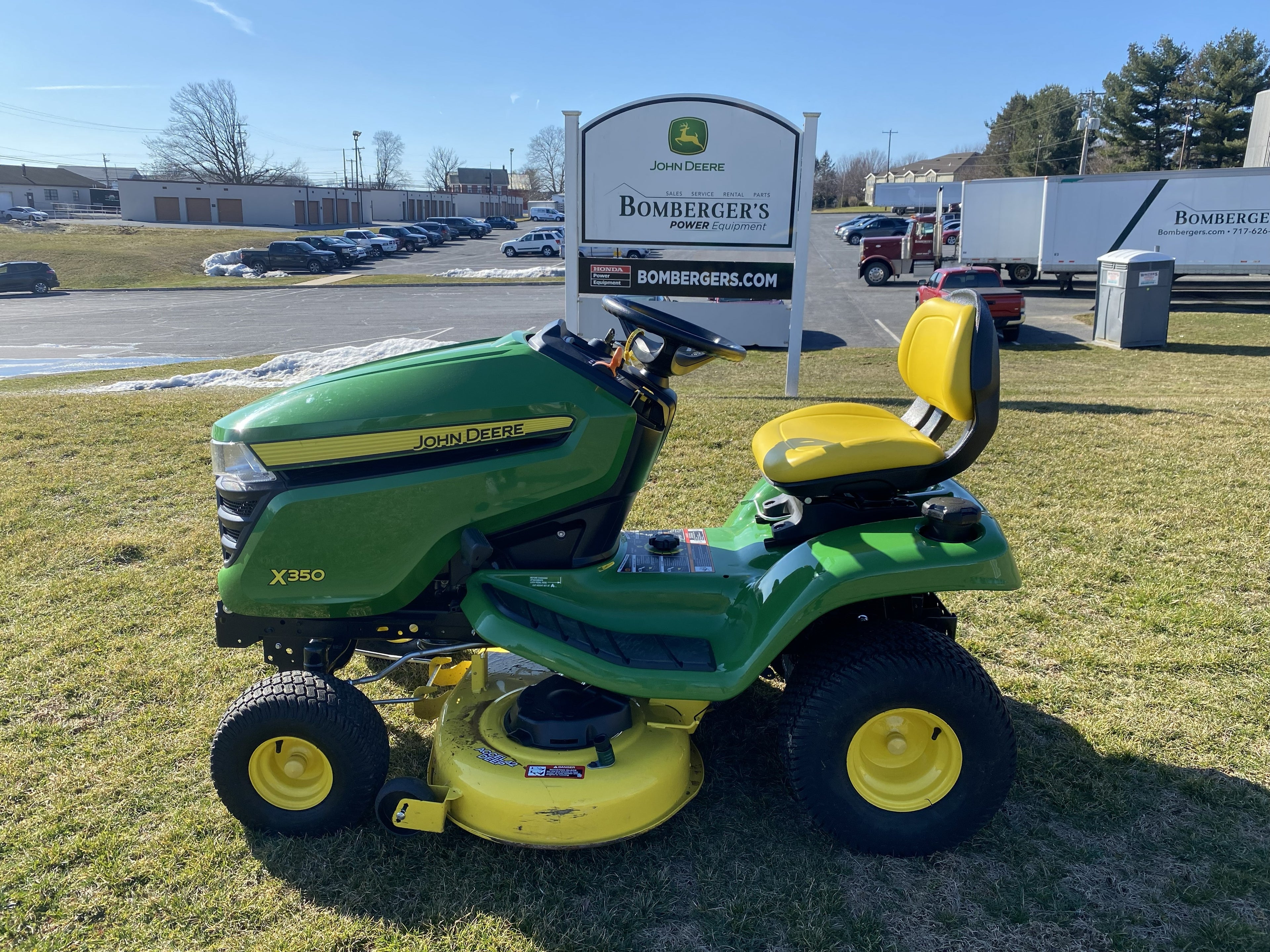 John Deere X350 Lawn Tractor