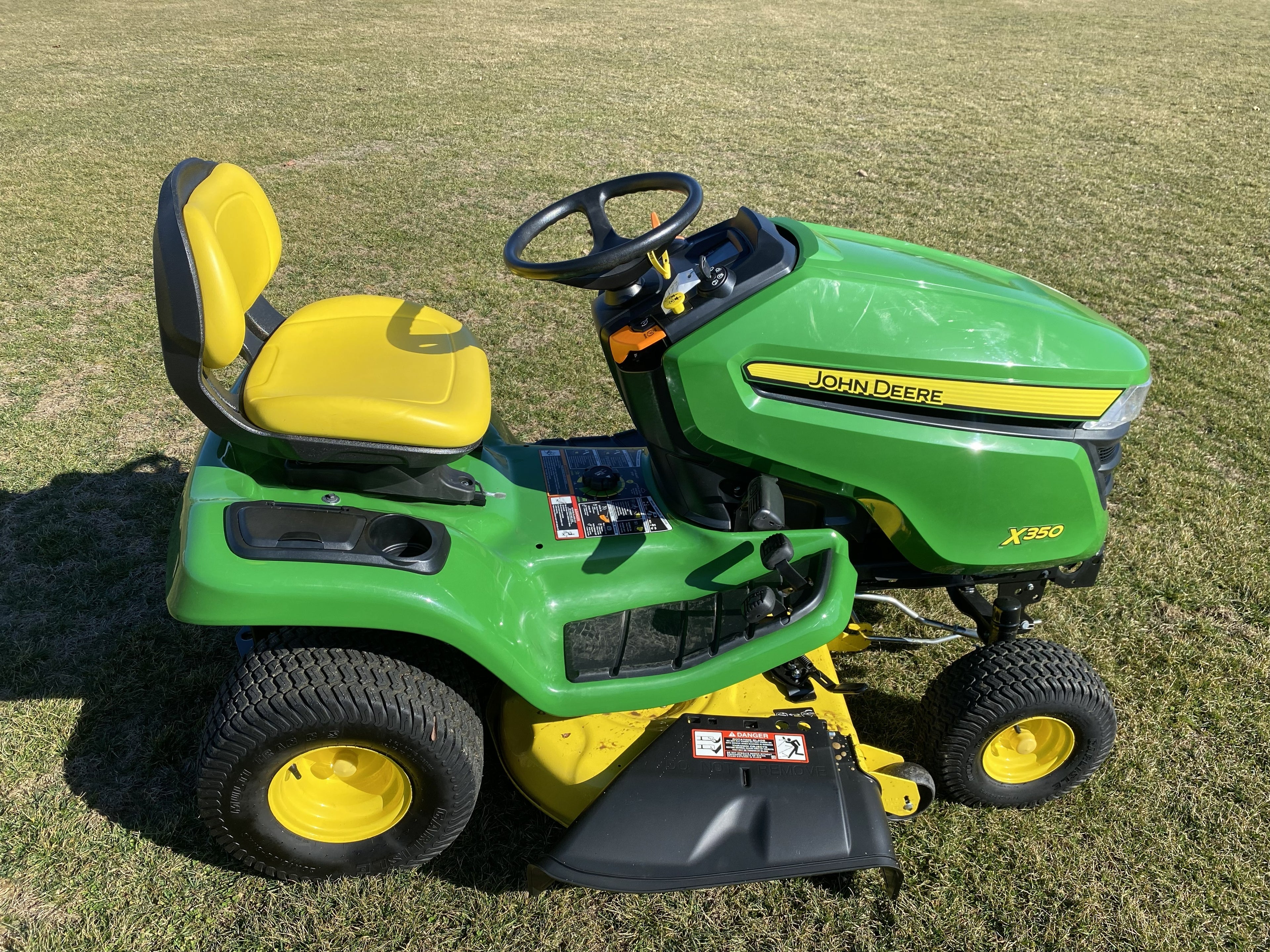 John Deere X350 Lawn Tractor