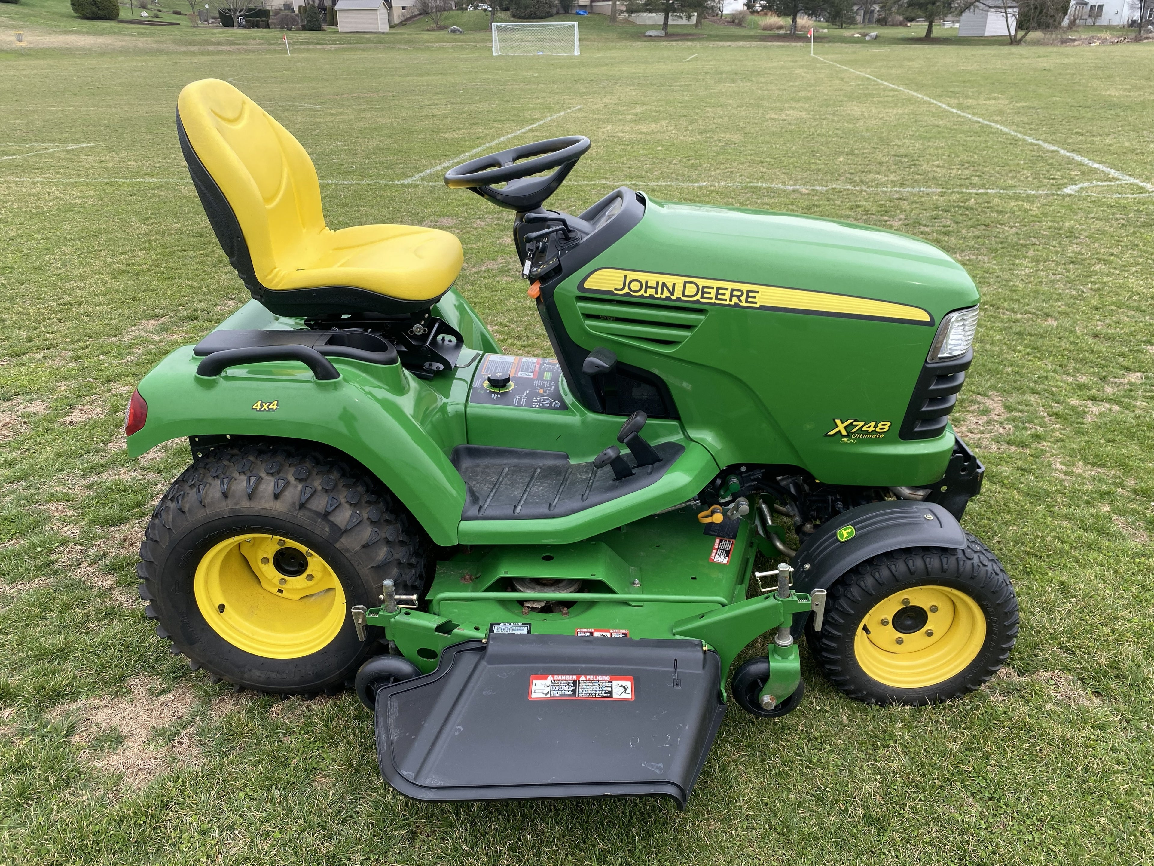 John Deere X748 Garden Tractor